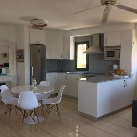 Apartament Gesamte In Mit Terrasse By Interhome *